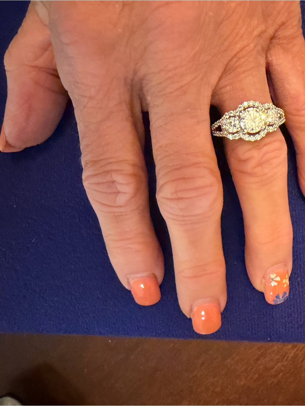 Halo Three-Stone Ring wiyh 3 ct of Moissanite. NEW with gift box . Sz 7 S925
